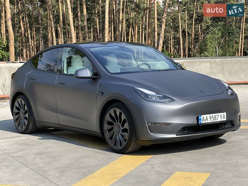 Внедорожник / Кроссовер Tesla Model Y 2022 в Киеве