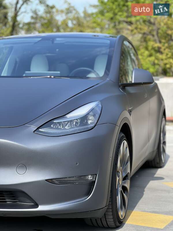 Внедорожник / Кроссовер Tesla Model Y 2022 в Киеве