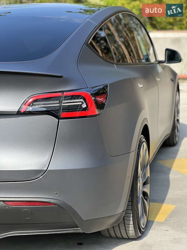 Внедорожник / Кроссовер Tesla Model Y 2022 в Киеве