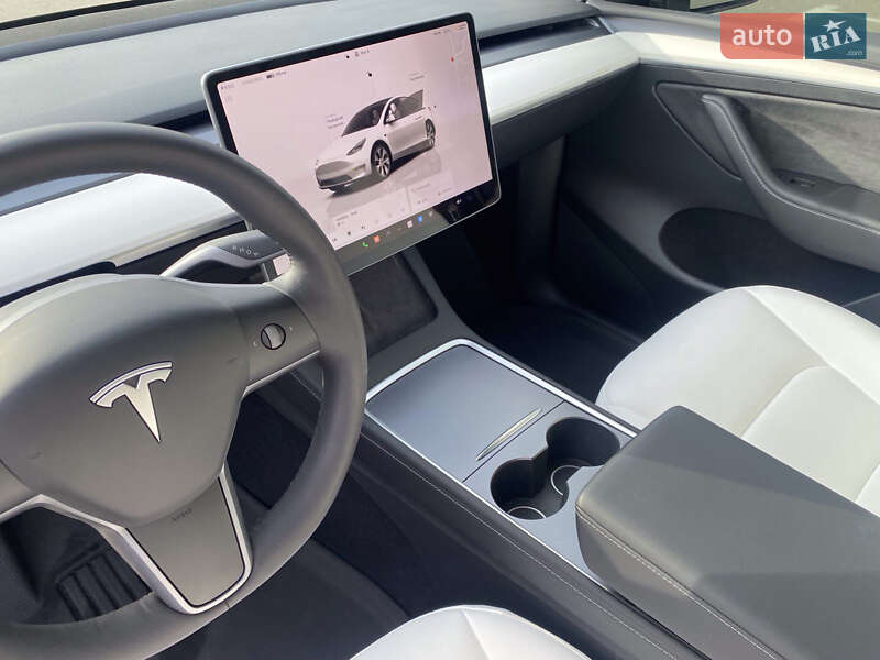 Внедорожник / Кроссовер Tesla Model Y 2022 в Киеве