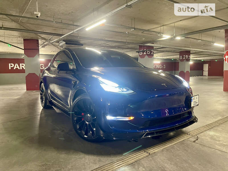 Внедорожник / Кроссовер Tesla Model Y 2022 в Киеве