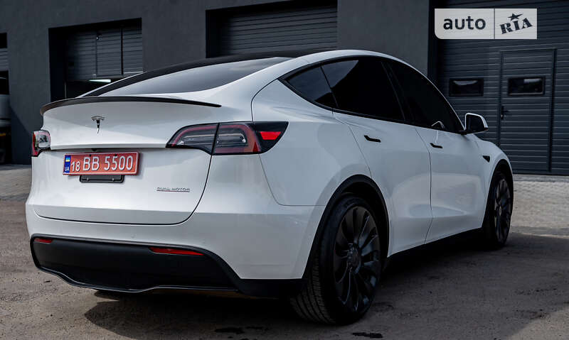 Внедорожник / Кроссовер Tesla Model Y 2022 в Киеве