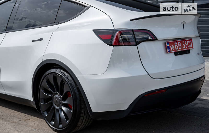 Внедорожник / Кроссовер Tesla Model Y 2022 в Киеве