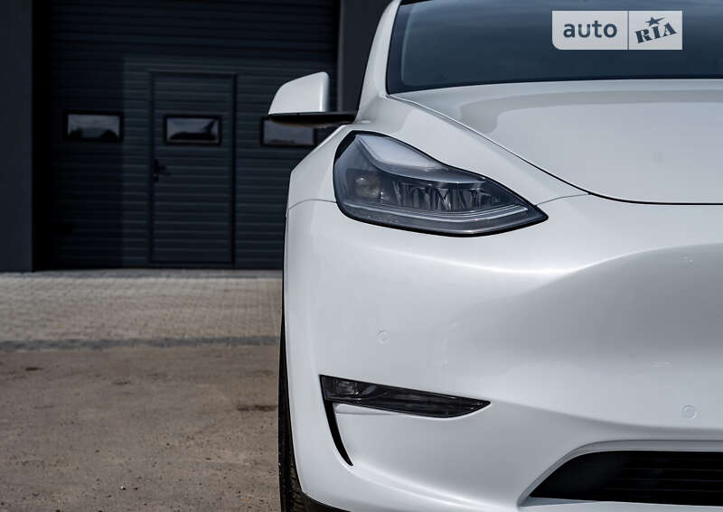 Внедорожник / Кроссовер Tesla Model Y 2022 в Киеве