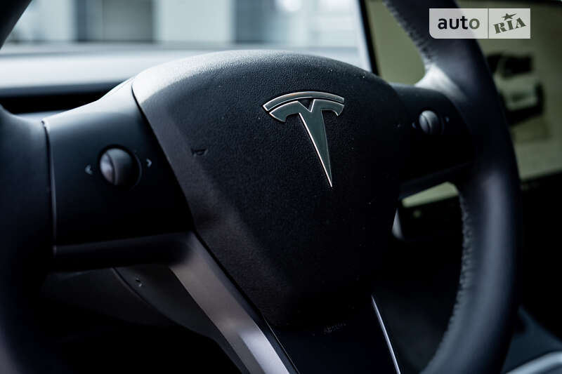 Внедорожник / Кроссовер Tesla Model Y 2022 в Киеве