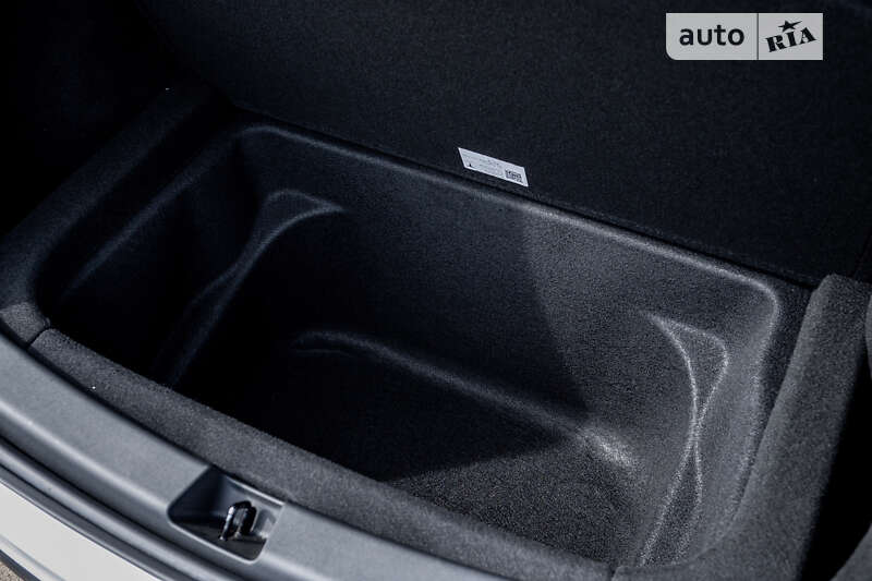 Внедорожник / Кроссовер Tesla Model Y 2022 в Киеве