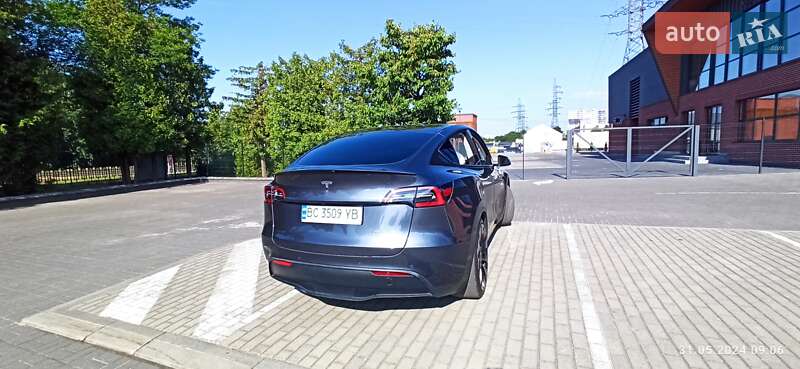 Позашляховик / Кросовер Tesla Model Y 2022 в Львові