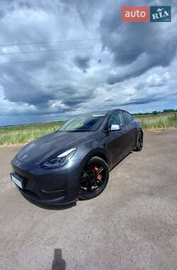 Внедорожник / Кроссовер Tesla Model Y 2021 в 