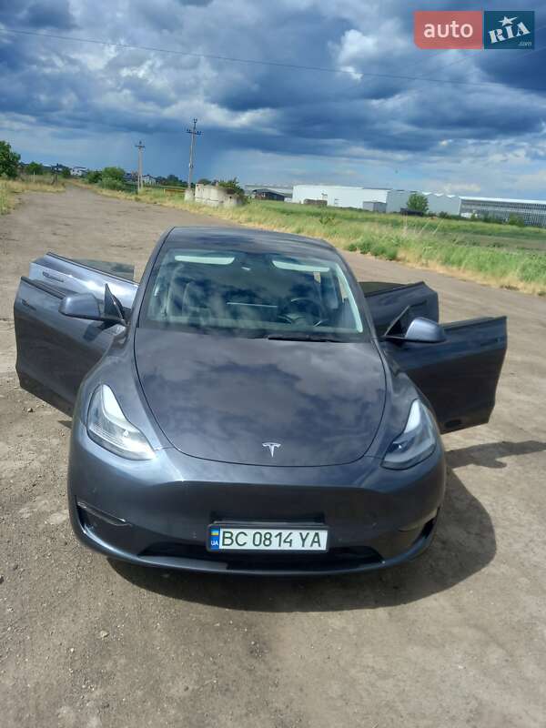 Позашляховик / Кросовер Tesla Model Y 2021 в Буську