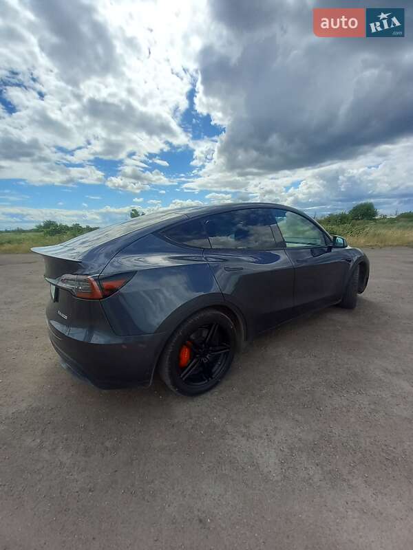 Позашляховик / Кросовер Tesla Model Y 2021 в Буську