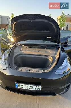 Внедорожник / Кроссовер Tesla Model Y 2022 в Днепре