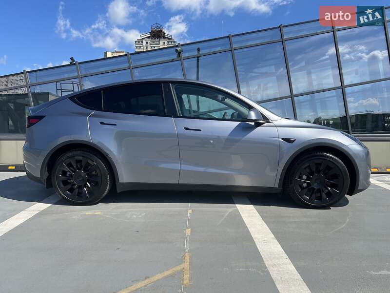 Внедорожник / Кроссовер Tesla Model Y 2023 в Киеве