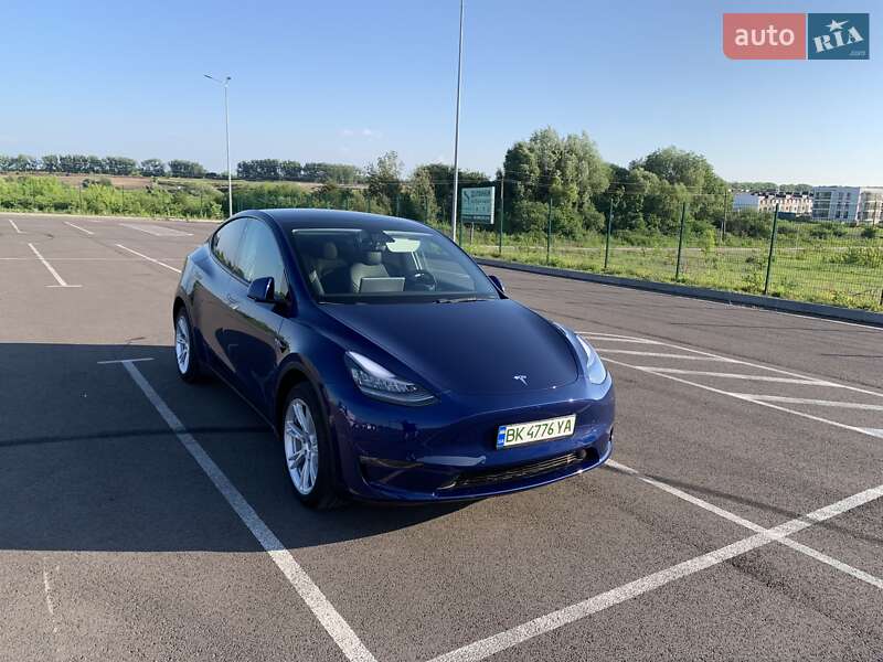 Внедорожник / Кроссовер Tesla Model Y 2020 в Ровно