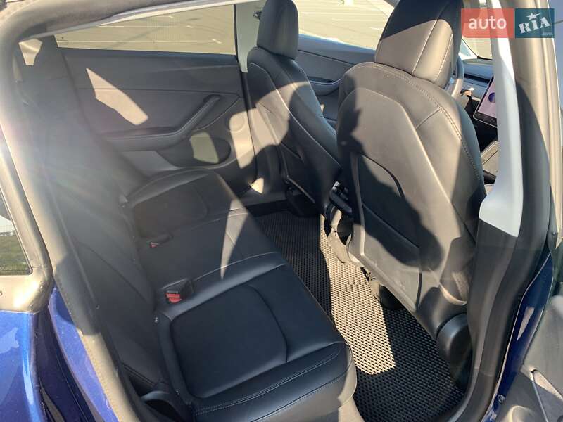 Внедорожник / Кроссовер Tesla Model Y 2020 в Ровно