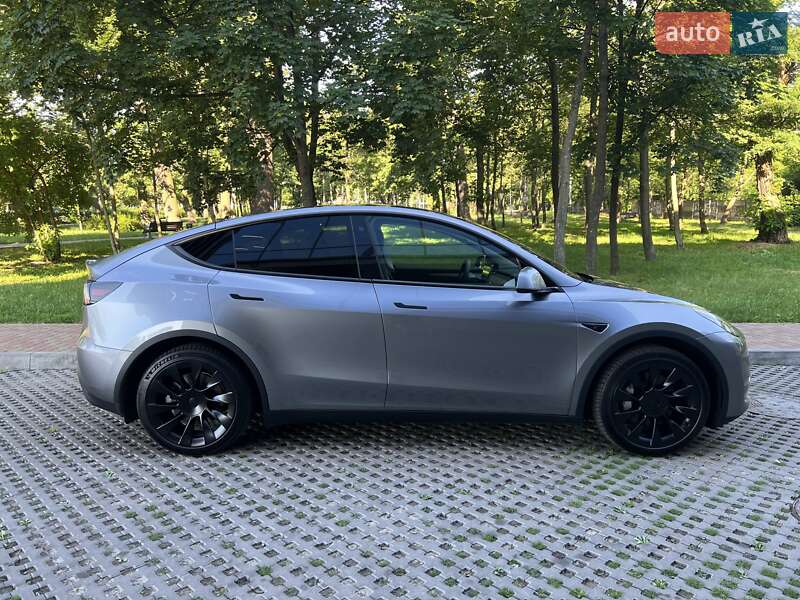 Внедорожник / Кроссовер Tesla Model Y 2023 в Киеве