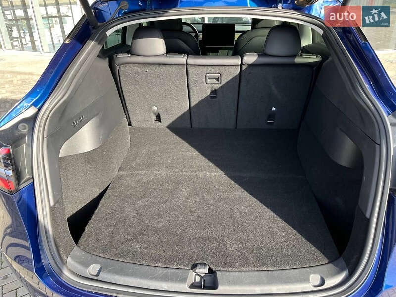 Позашляховик / Кросовер Tesla Model Y 2021 в Харкові
