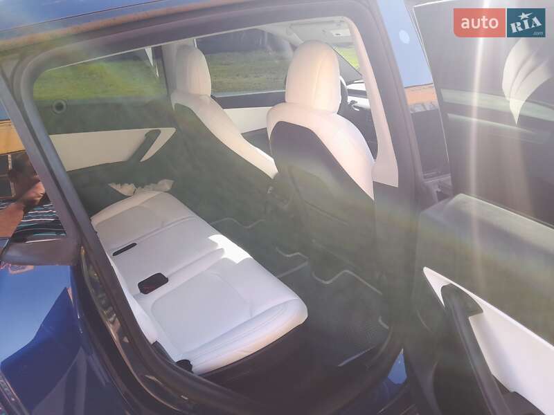 Позашляховик / Кросовер Tesla Model Y 2022 в Києві фото 11 Позашляховик / Кросовер Tesla Model Y 2022 в Києві