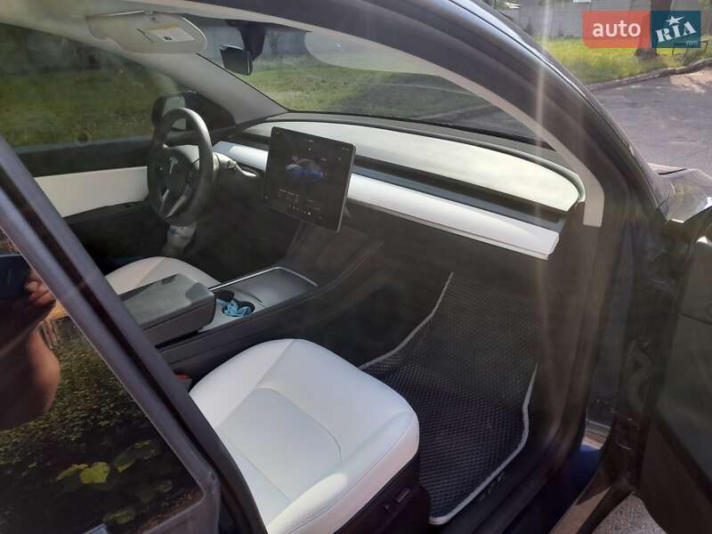 Внедорожник / Кроссовер Tesla Model Y 2022 в Киеве