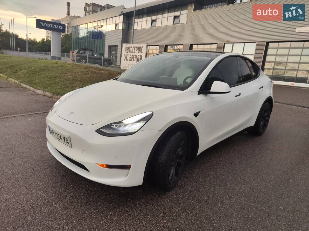 2021 Tesla Model Y - мініатюра 17