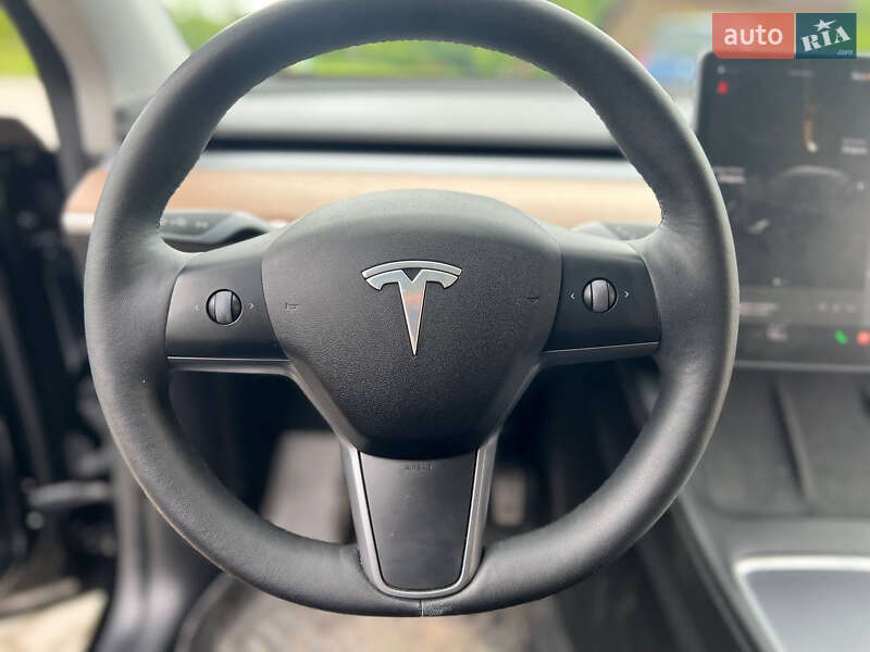 Позашляховик / Кросовер Tesla Model Y 2021 в Золочеві