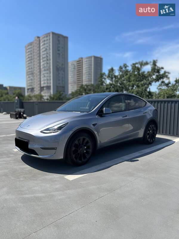 Tesla Model Y 2023