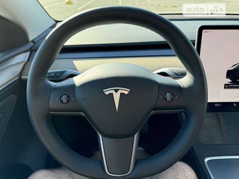 Внедорожник / Кроссовер Tesla Model Y 2022 в Киеве