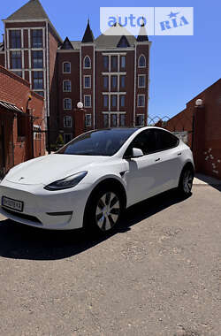 Внедорожник / Кроссовер Tesla Model Y 2022 в 