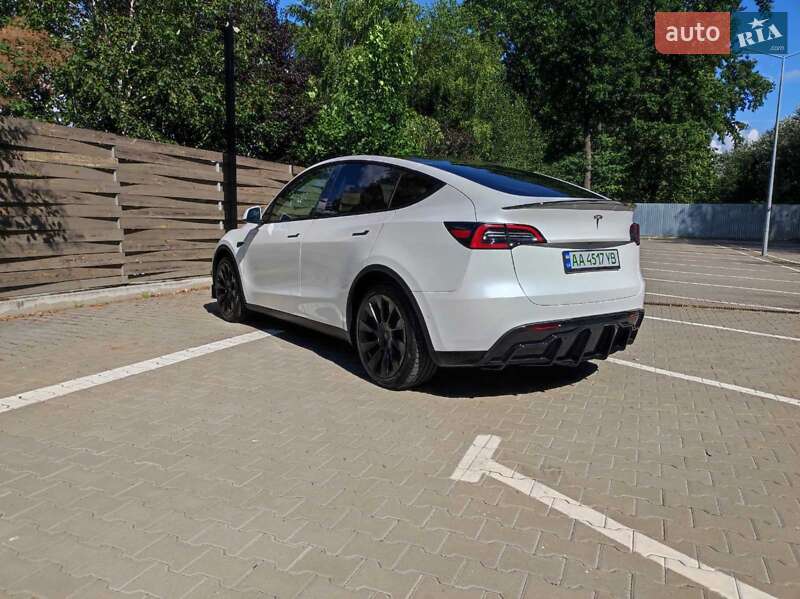 Внедорожник / Кроссовер Tesla Model Y 2020 в Киеве