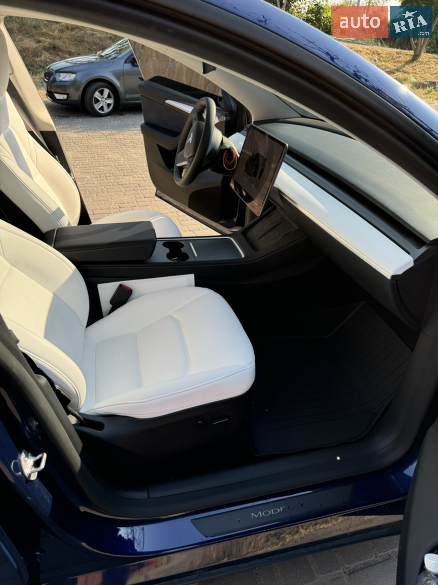 2023 Tesla Model Y - мініатюра 2