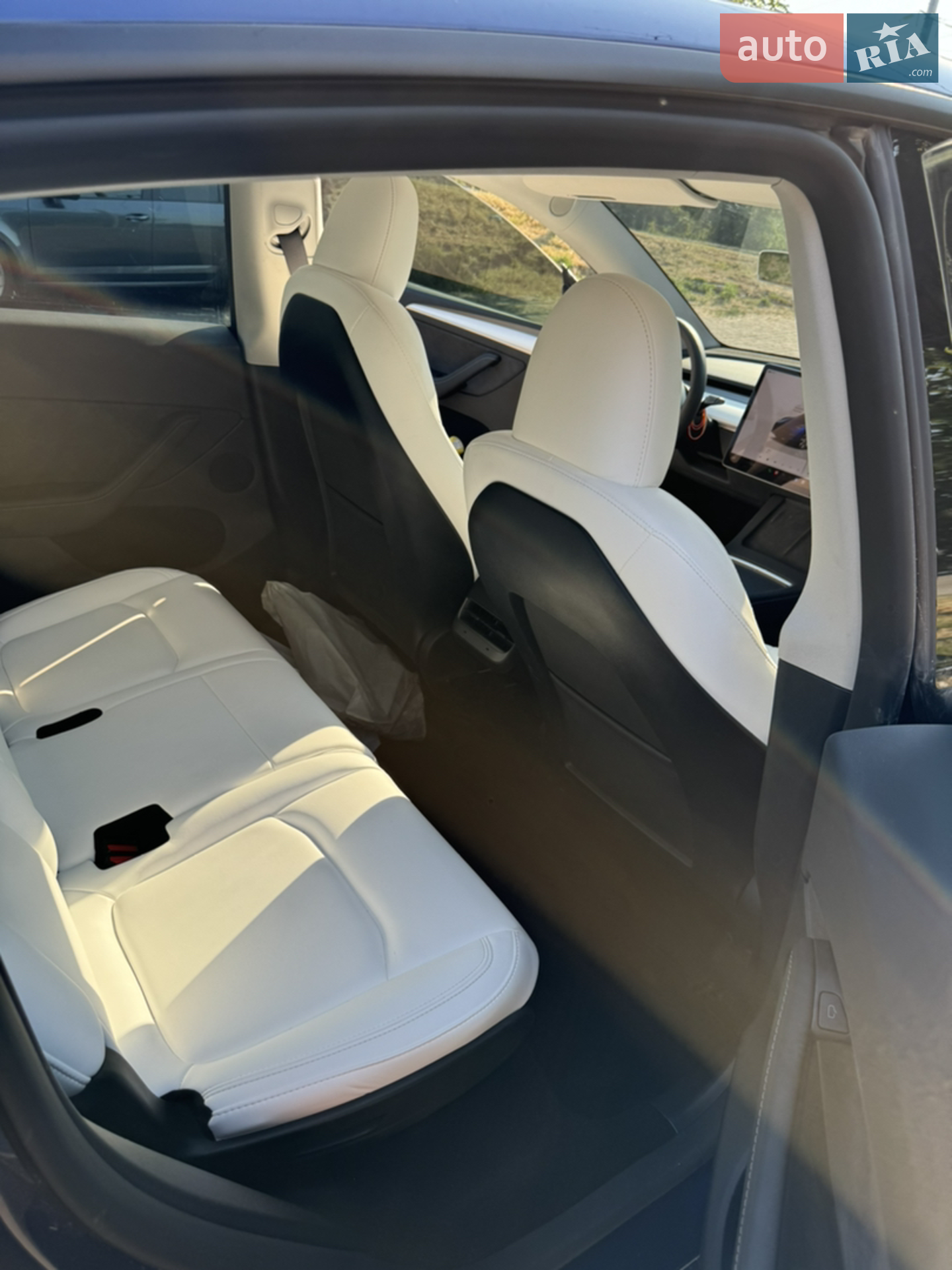 2023 Tesla Model Y - мініатюра 3