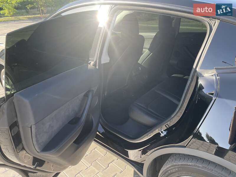 Позашляховик / Кросовер Tesla Model Y 2020 в Кам'янському