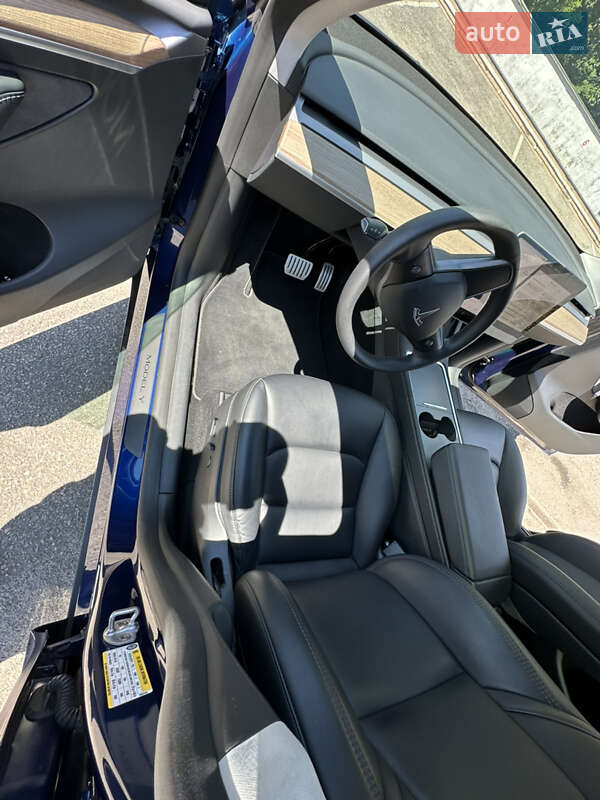 Внедорожник / Кроссовер Tesla Model Y 2023 в Полтаве