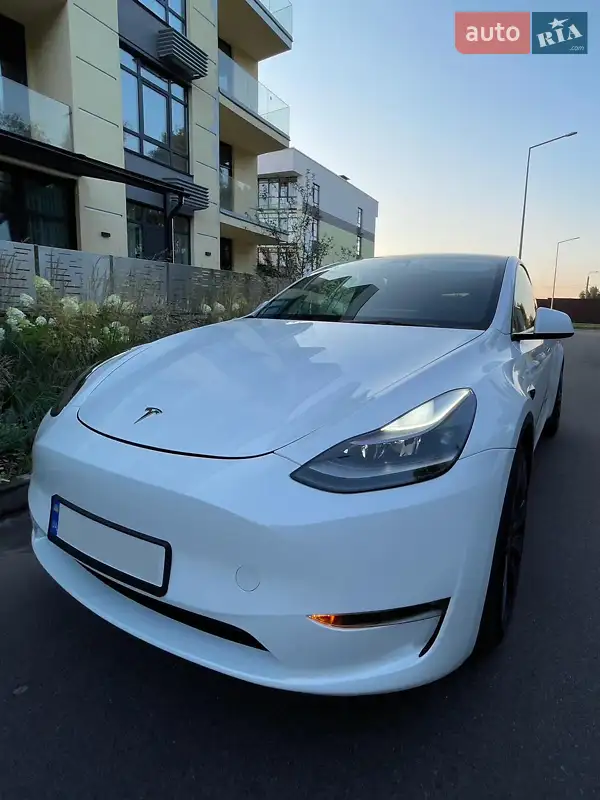 Tesla Model Y 2023
