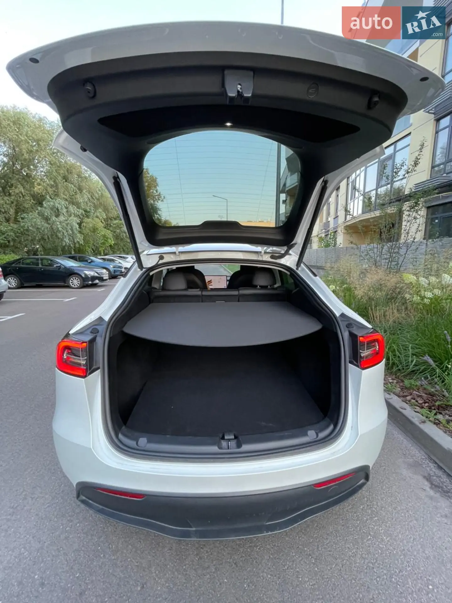 2023 Tesla Model Y - мініатюра 8