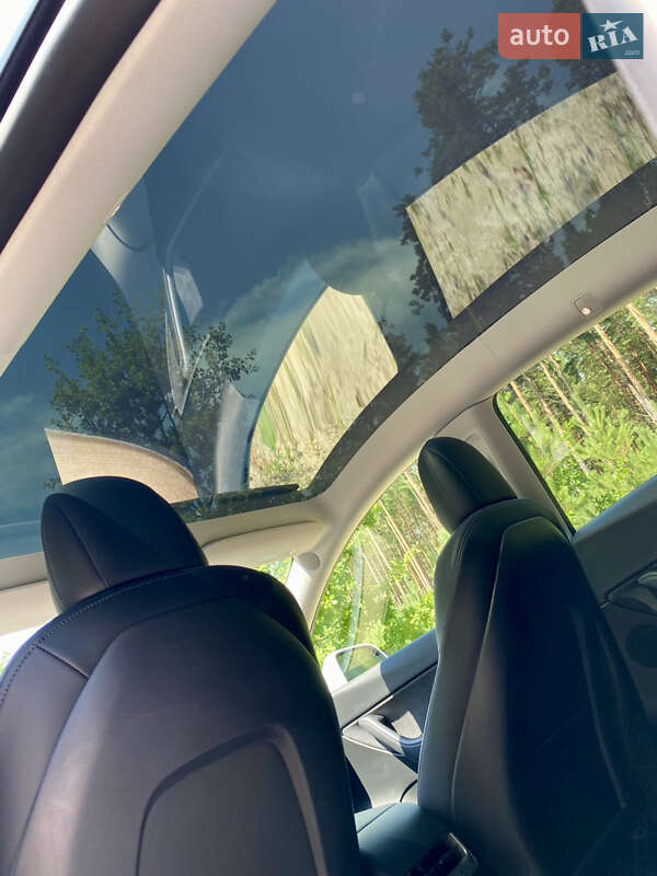 Внедорожник / Кроссовер Tesla Model Y 2021 в Киеве