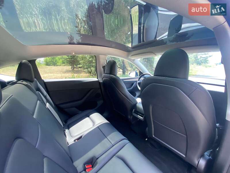 Внедорожник / Кроссовер Tesla Model Y 2023 в Киеве