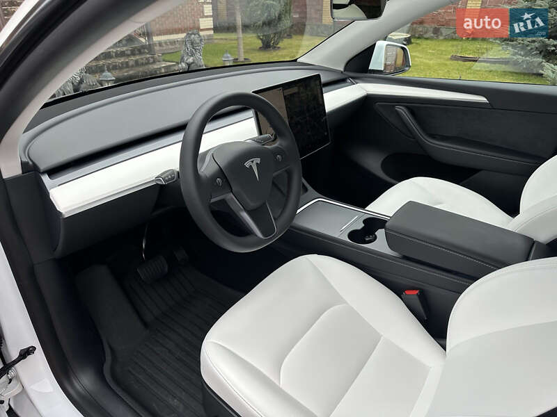 Позашляховик / Кросовер Tesla Model Y 2022 в Києві