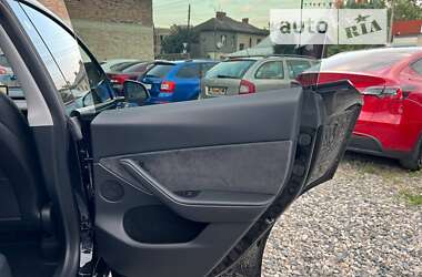 Позашляховик / Кросовер Tesla Model Y 2022 в 