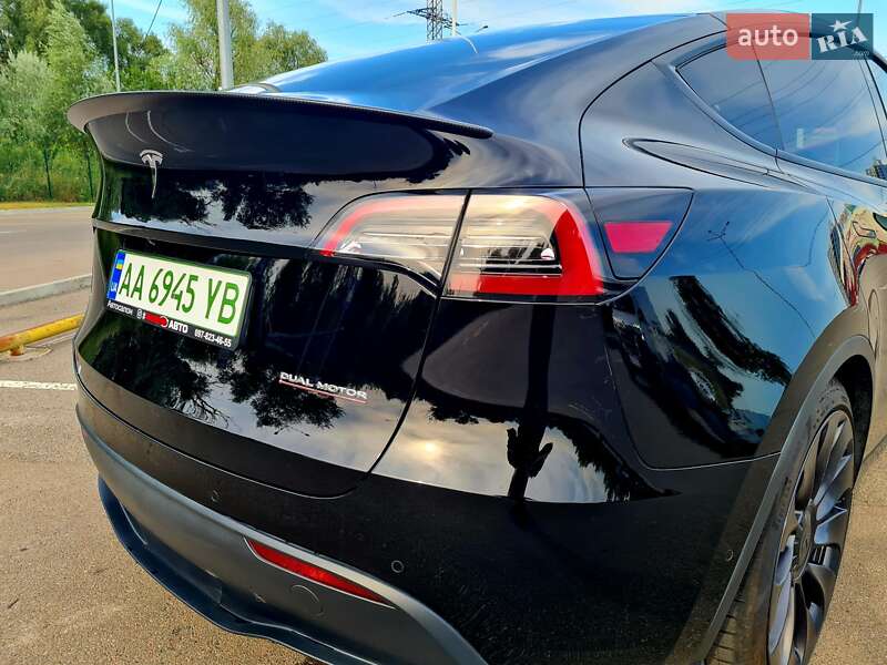 Позашляховик / Кросовер Tesla Model Y 2021 в Києві