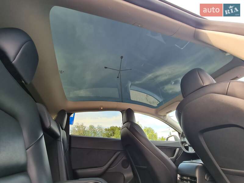 Позашляховик / Кросовер Tesla Model Y 2021 в Києві