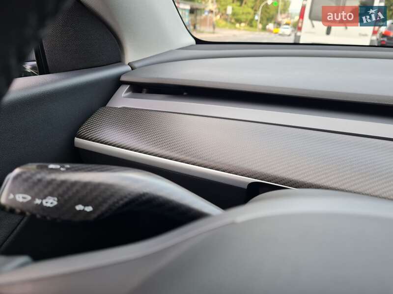 Позашляховик / Кросовер Tesla Model Y 2021 в Києві