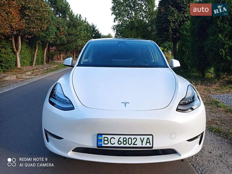 Tesla Model Y 2023