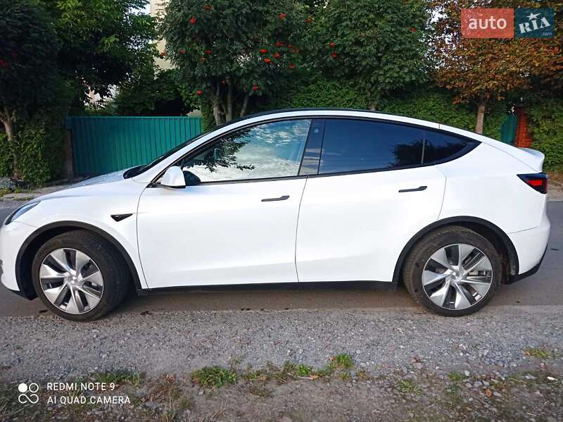 Внедорожник / Кроссовер Tesla Model Y 2023 в Львове