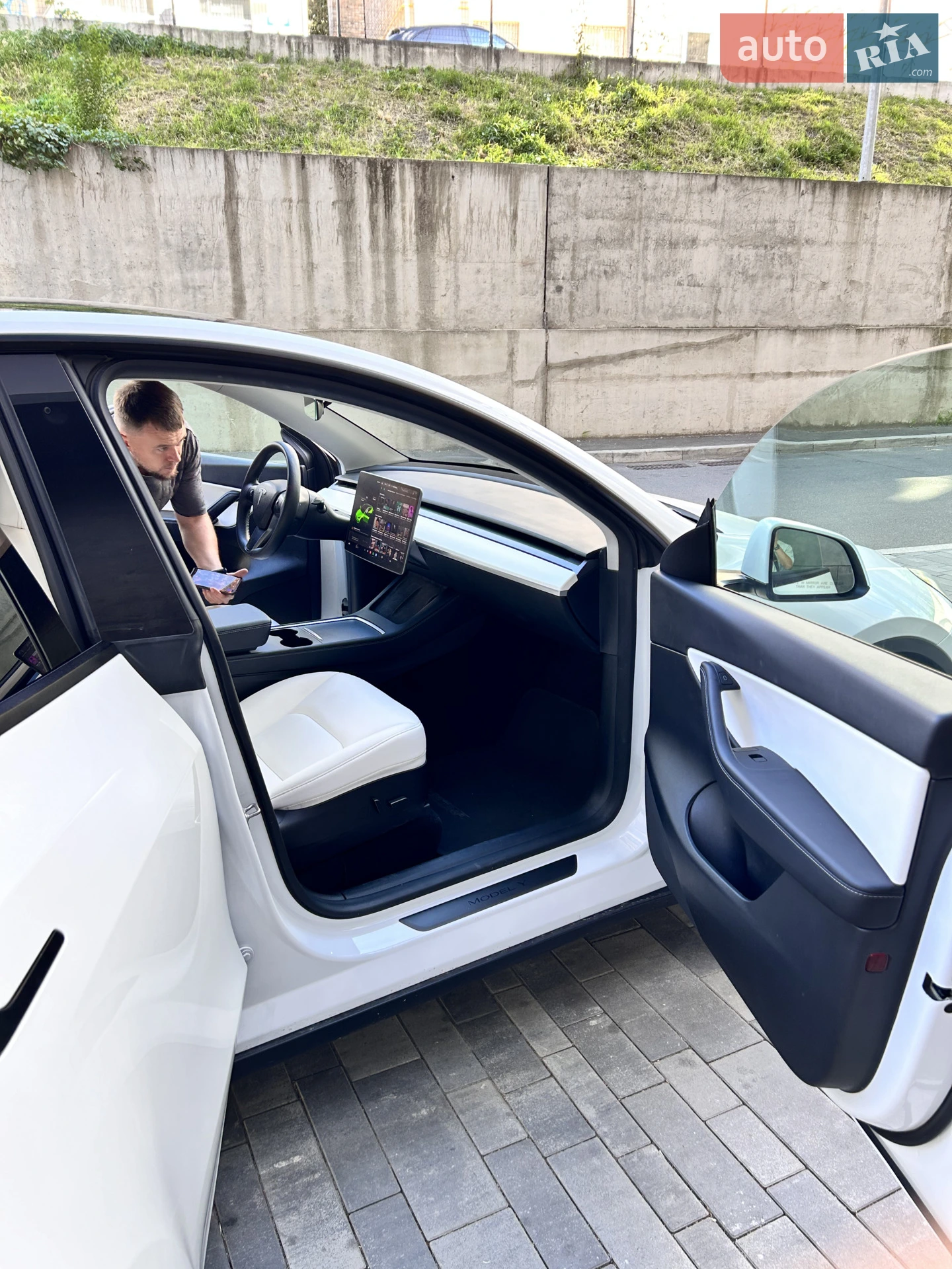 2022 Tesla Model Y - мініатюра 6