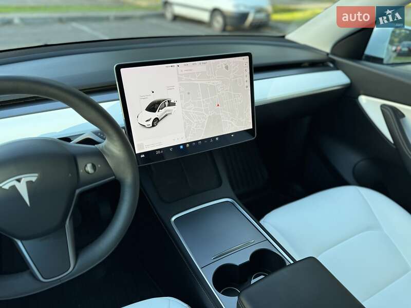 Позашляховик / Кросовер Tesla Model Y 2021 в Львові