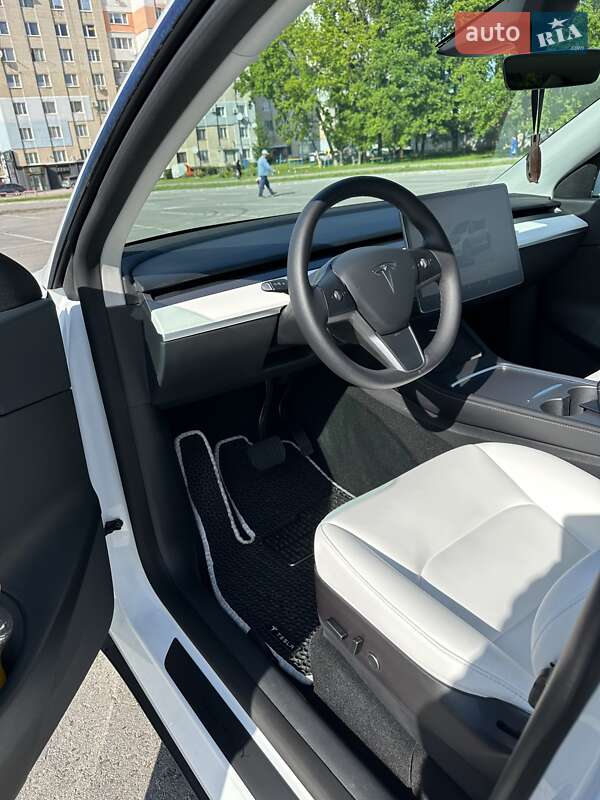 Внедорожник / Кроссовер Tesla Model Y 2022 в Кропивницком