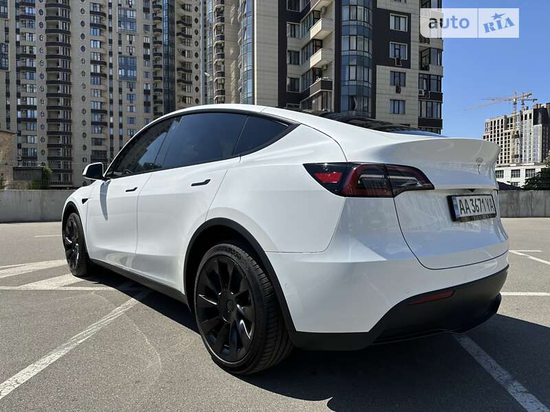 Позашляховик / Кросовер Tesla Model Y 2022 в Києві