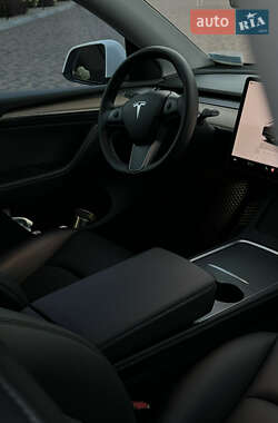 Внедорожник / Кроссовер Tesla Model Y 2023 в 