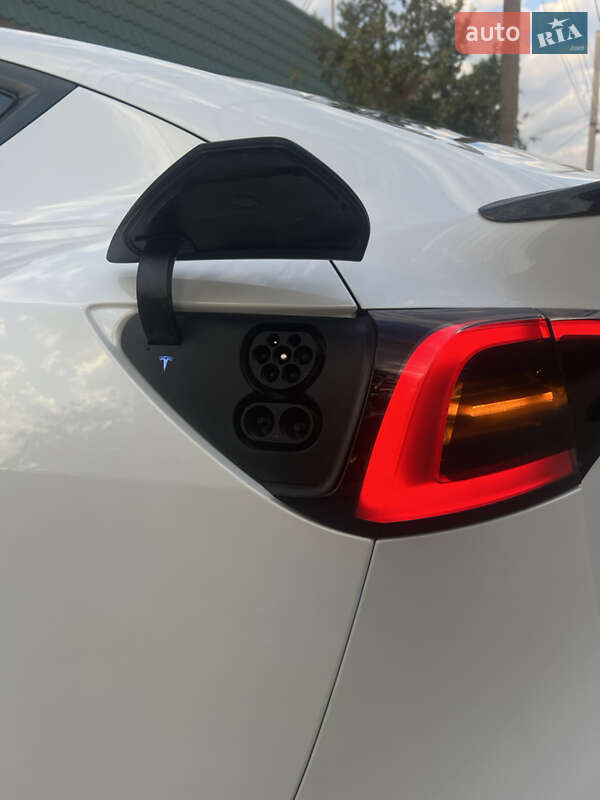 Внедорожник / Кроссовер Tesla Model Y 2022 в Николаеве