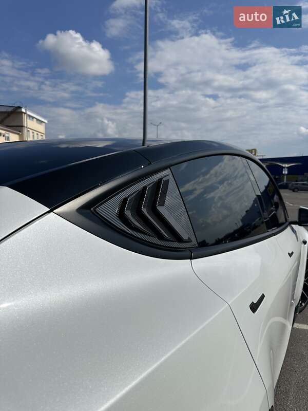 Внедорожник / Кроссовер Tesla Model Y 2023 в Виннице